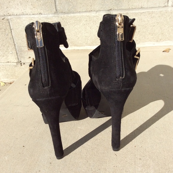 BCBG Generation Sleek Black Suede Caged Buckle High Heel Pointed Toe Shoes 👠 - Picture 2 of 8
